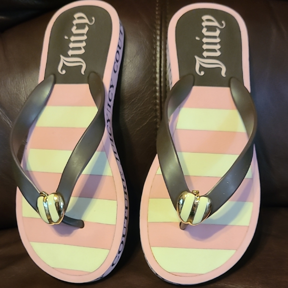 Juicy Couture Pink and Gold Sandals for Summer - Picture 3 of 9